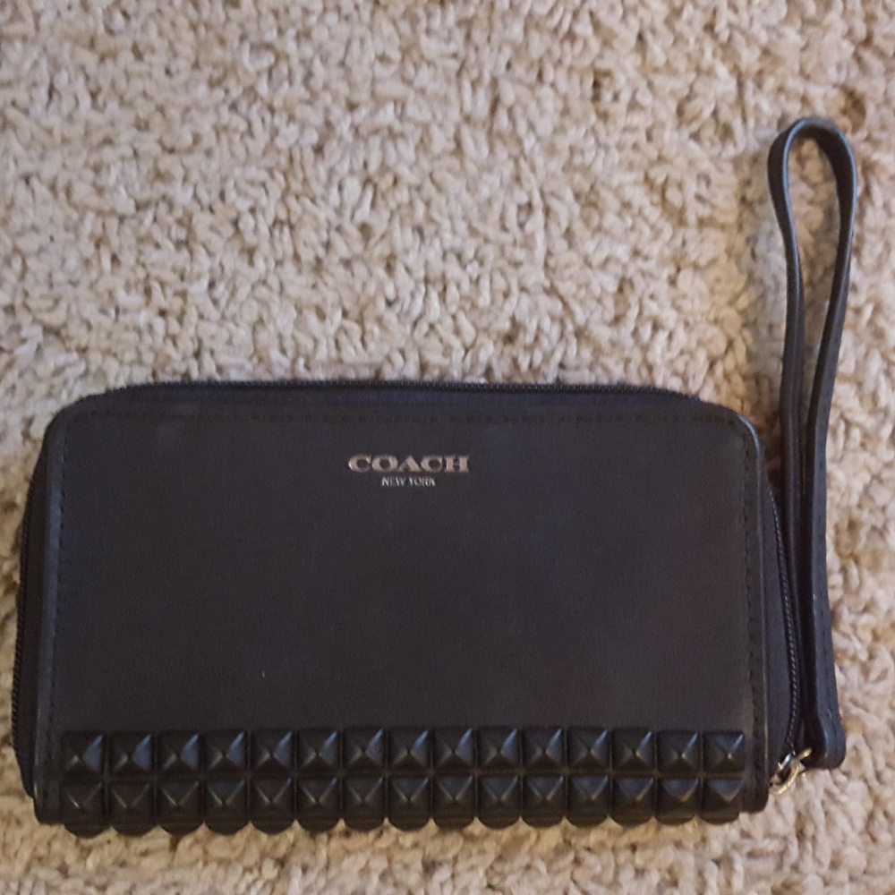 Coach wristlet wallet